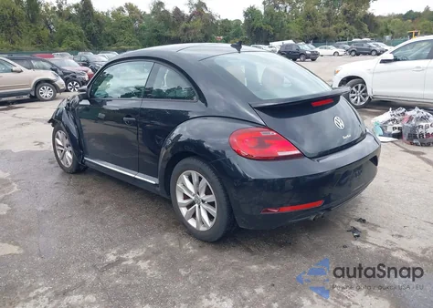 2017 Volkswagen Beetle #Pinkbeetle/1.8T Classic/1.8T S z USA, uszkodzony, nr VIN 3VWF17AT5HM630840